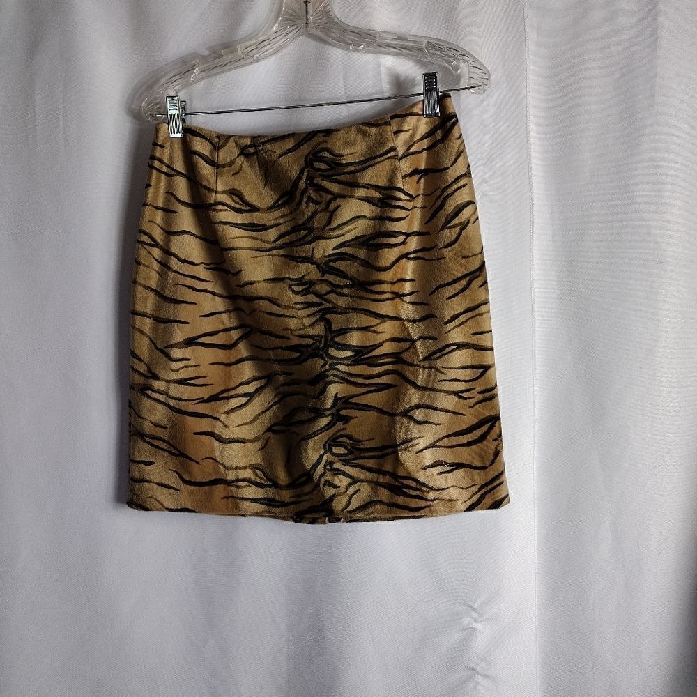 Apostrophe faux fur skirt 